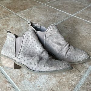 Report Tan booties womens size 9